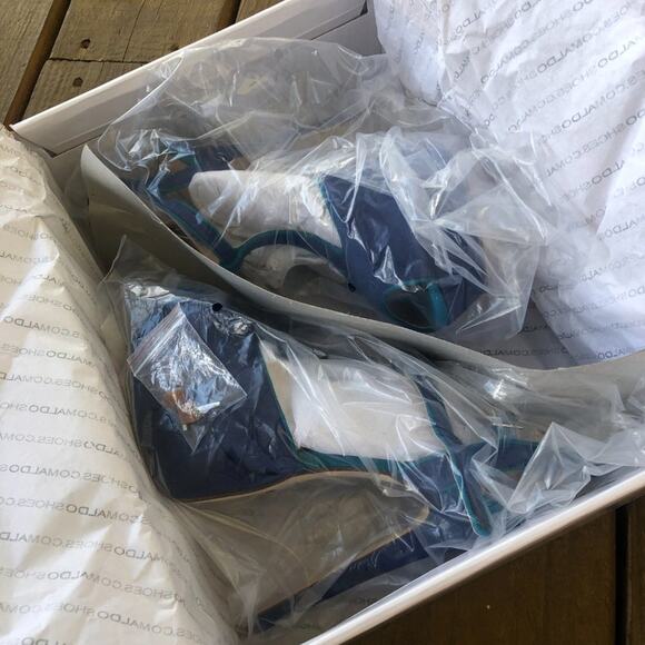 NWT ALDO Detamble Two Tone Blue Trim T-Strap Wrapped Platform Peep Toe Heels - Picture 5 of 6